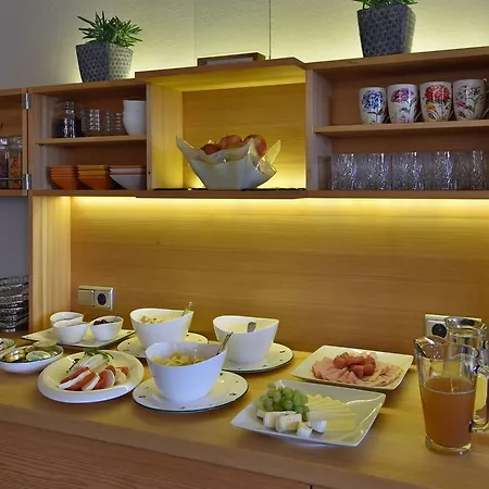 Bed & Breakfast Weingut Adam Amandus Und Carmen 3*