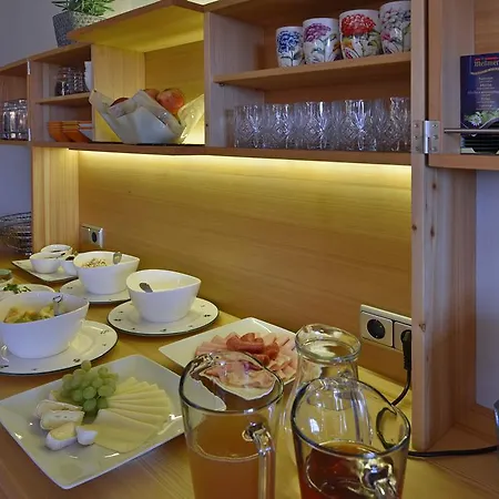 Weingut Adam Amandus Und Carmen Leutschach