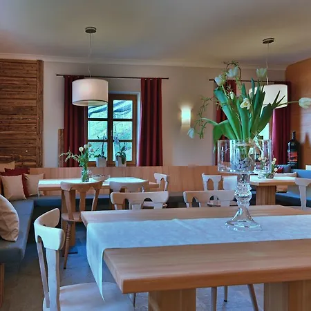 Bed & Breakfast Weingut Adam Amandus Und Carmen