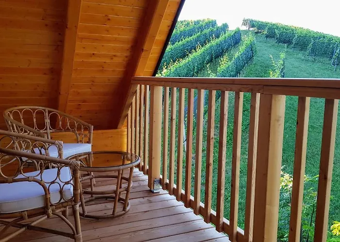 Weingut Adam Amandus Und Carmen