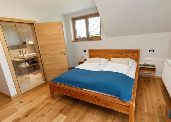 Weingut Adam Amandus Und Carmen 住宿加早餐酒店