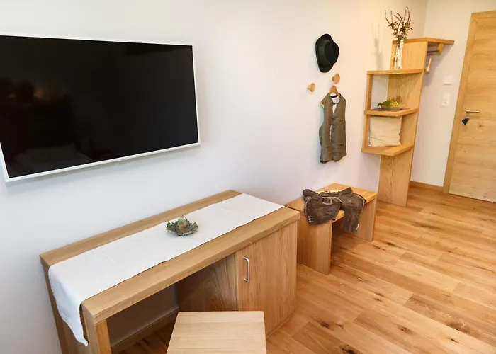 住宿加早餐酒店 Weingut Adam Amandus Und Carmen 里欧查赫