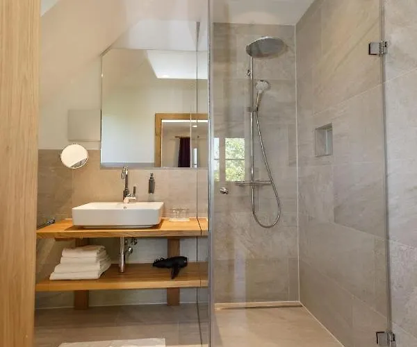 住宿加早餐酒店 Weingut Adam Amandus Und Carmen 3*