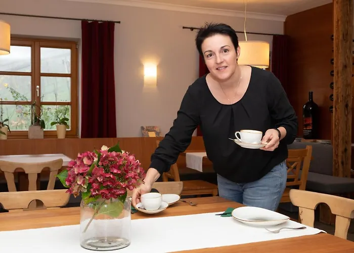 Weingut Adam Amandus Und Carmen 住宿加早餐酒店